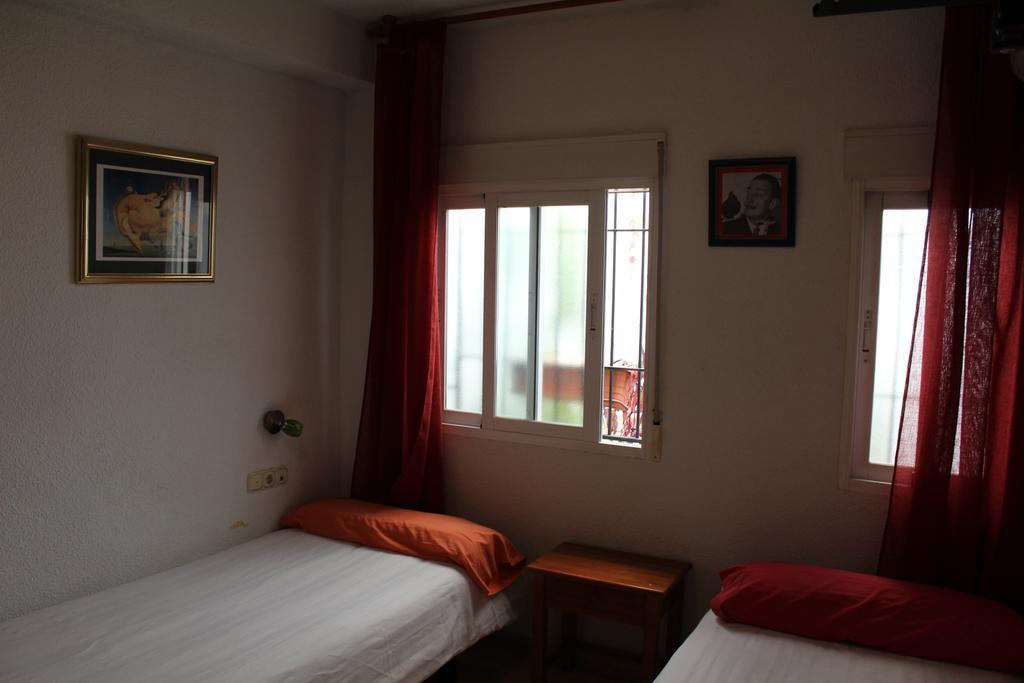 Hostal Nuevas Naciones Granada Pokoj fotografie