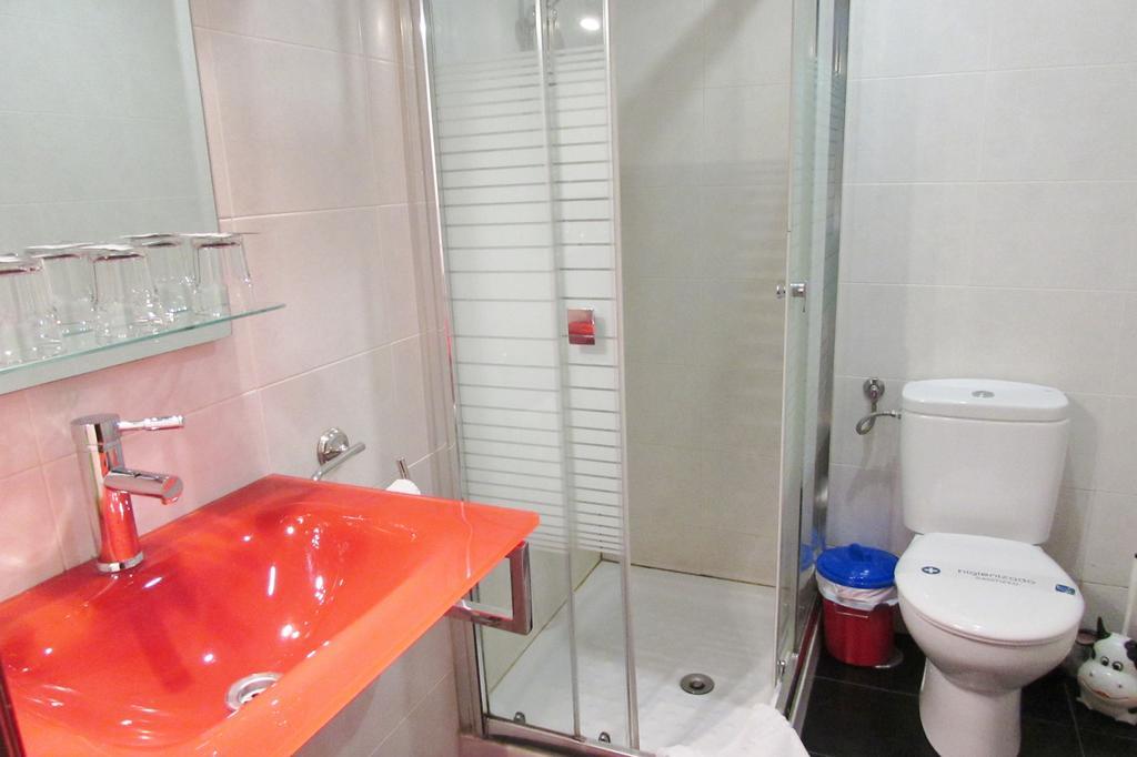 Hostal Nuevas Naciones Granada Exteriér fotografie